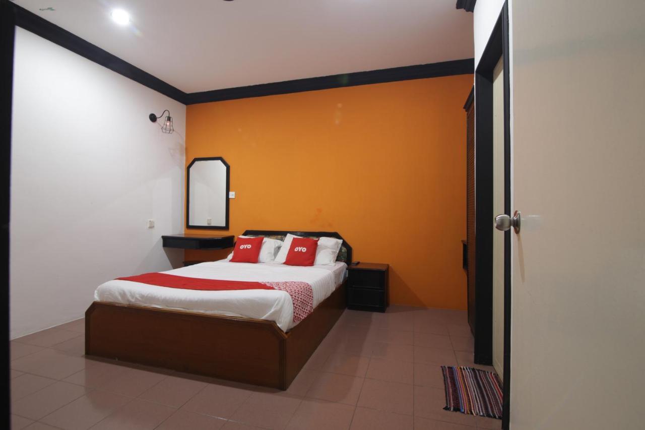 G City Hotel Телук Интан Екстериор снимка