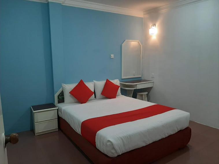 G City Hotel Телук Интан Екстериор снимка