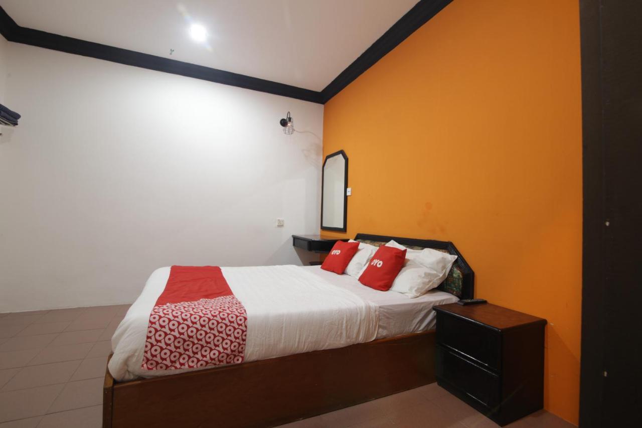 G City Hotel Телук Интан Екстериор снимка