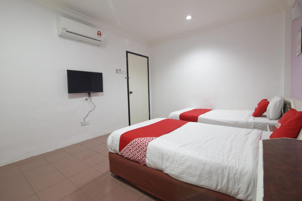 G City Hotel Телук Интан Екстериор снимка
