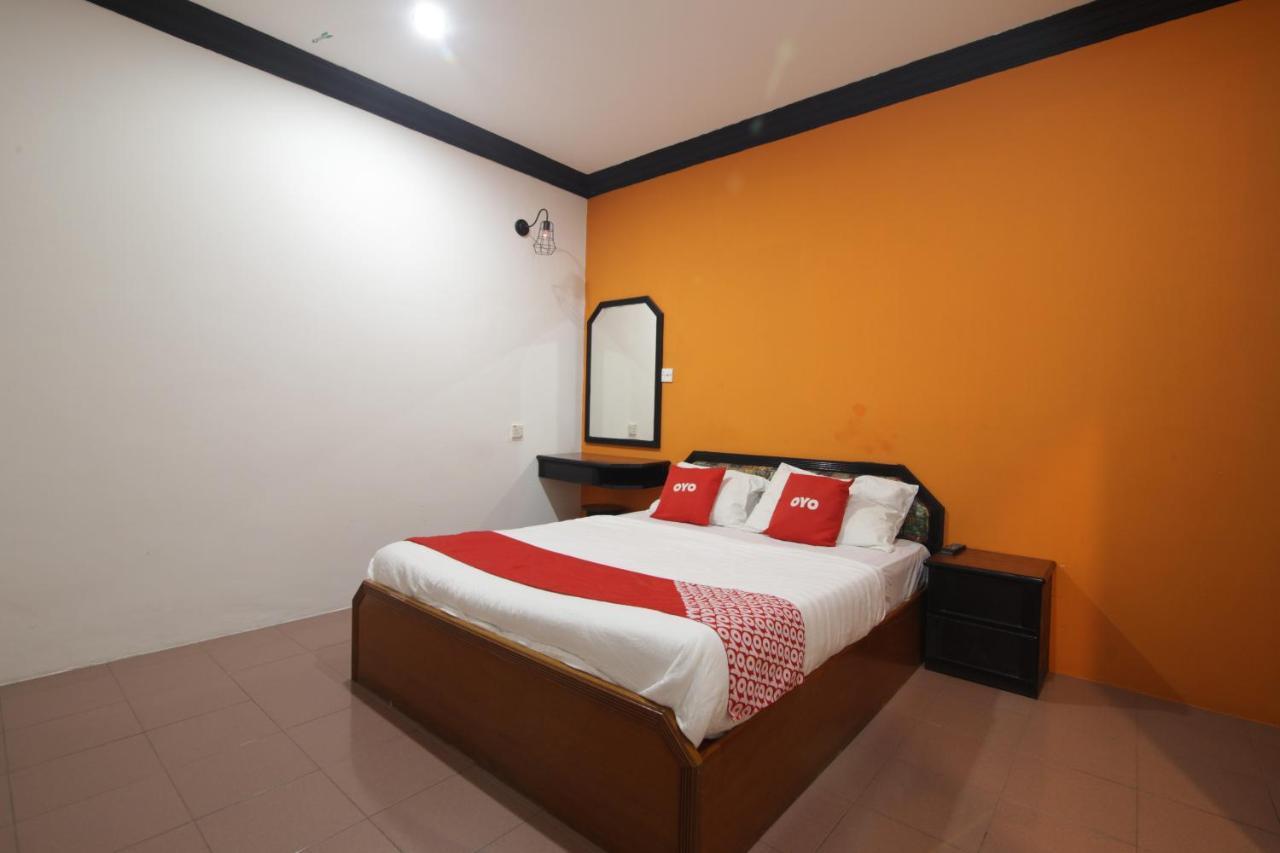 G City Hotel Телук Интан Екстериор снимка