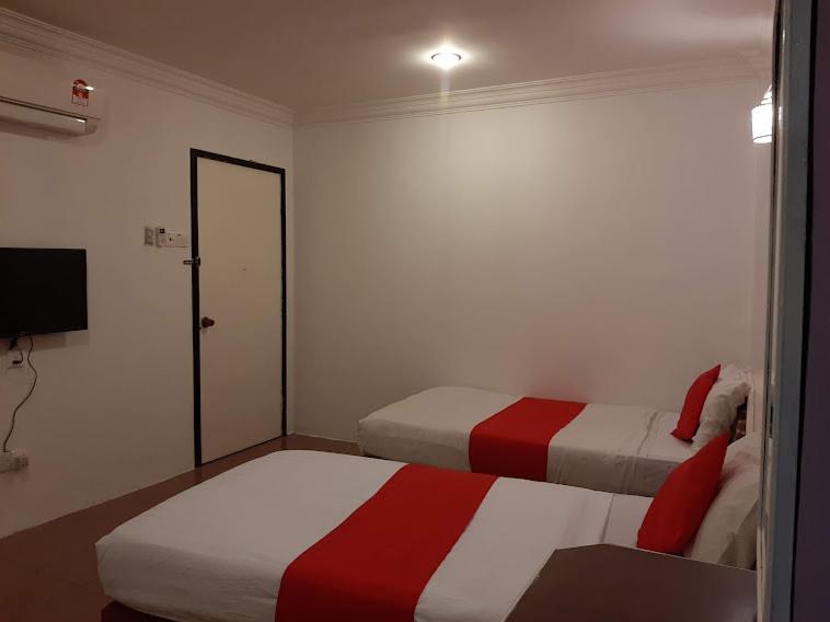 G City Hotel Телук Интан Екстериор снимка