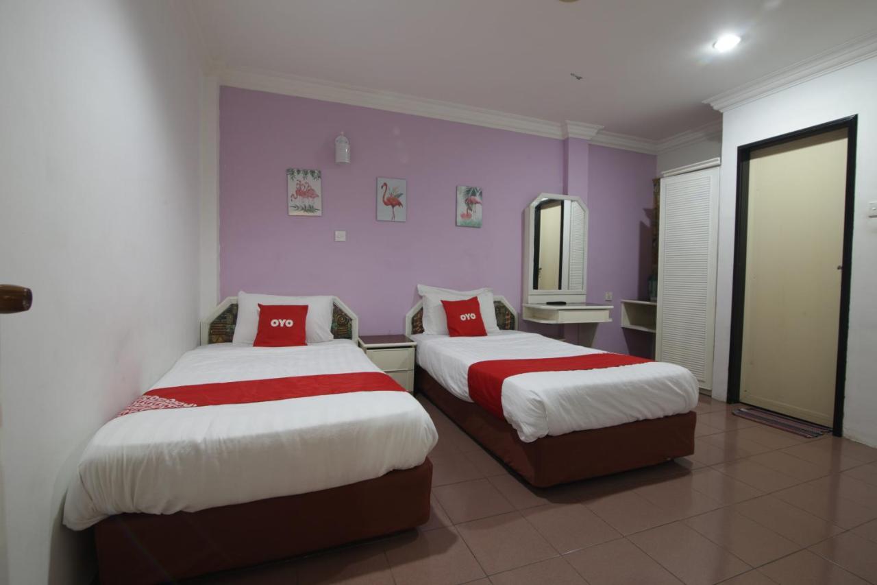 G City Hotel Телук Интан Екстериор снимка