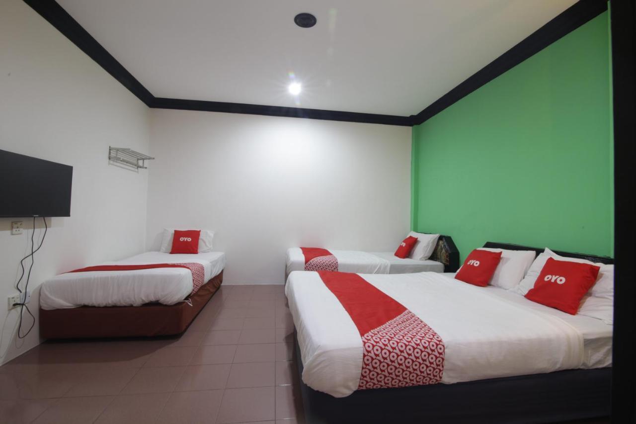 G City Hotel Телук Интан Екстериор снимка