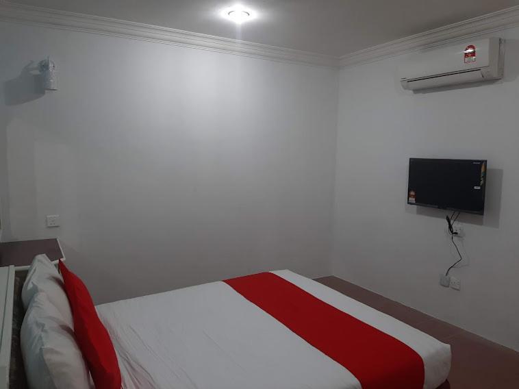 G City Hotel Телук Интан Екстериор снимка