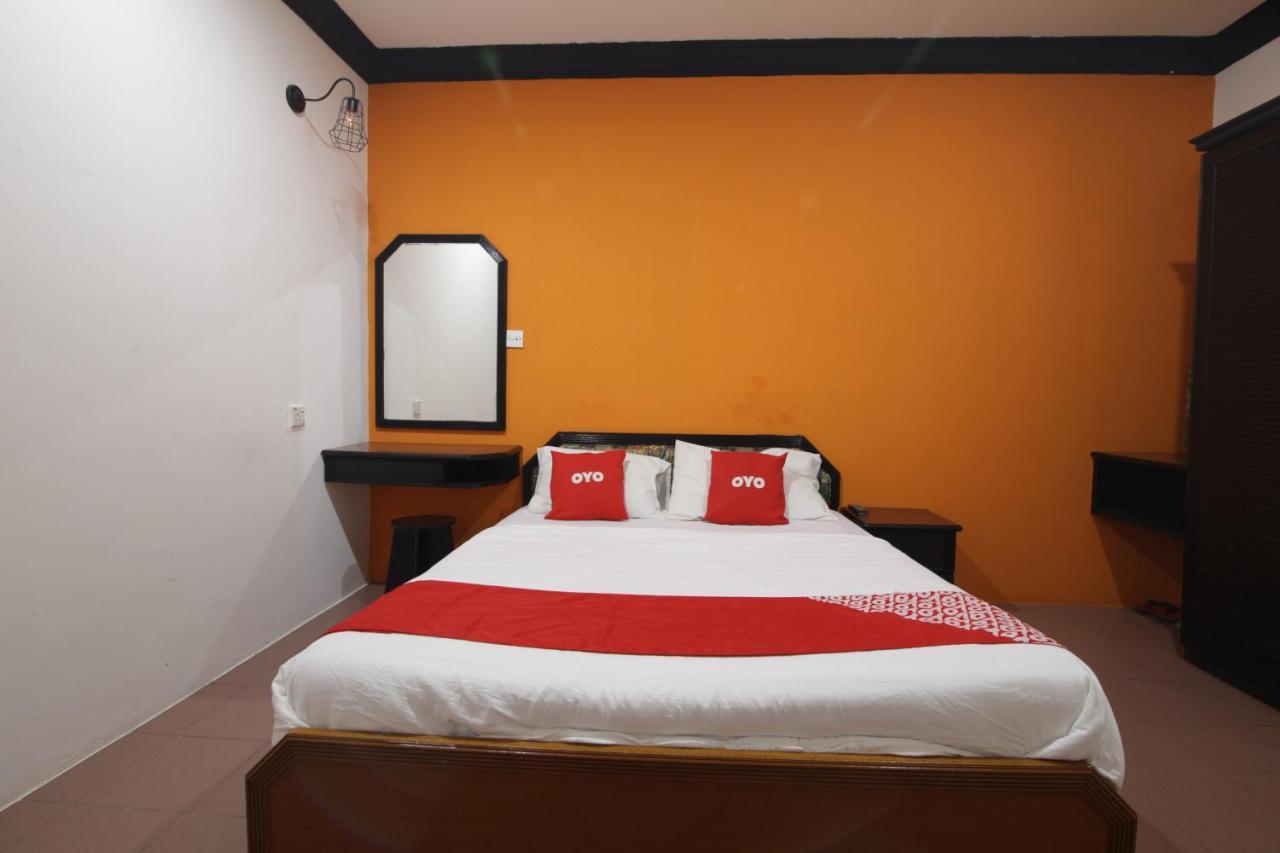 G City Hotel Телук Интан Екстериор снимка