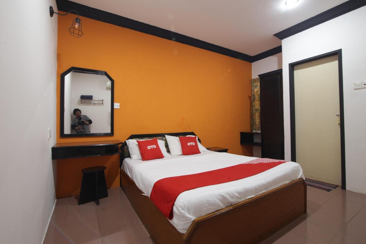 G City Hotel Телук Интан Екстериор снимка