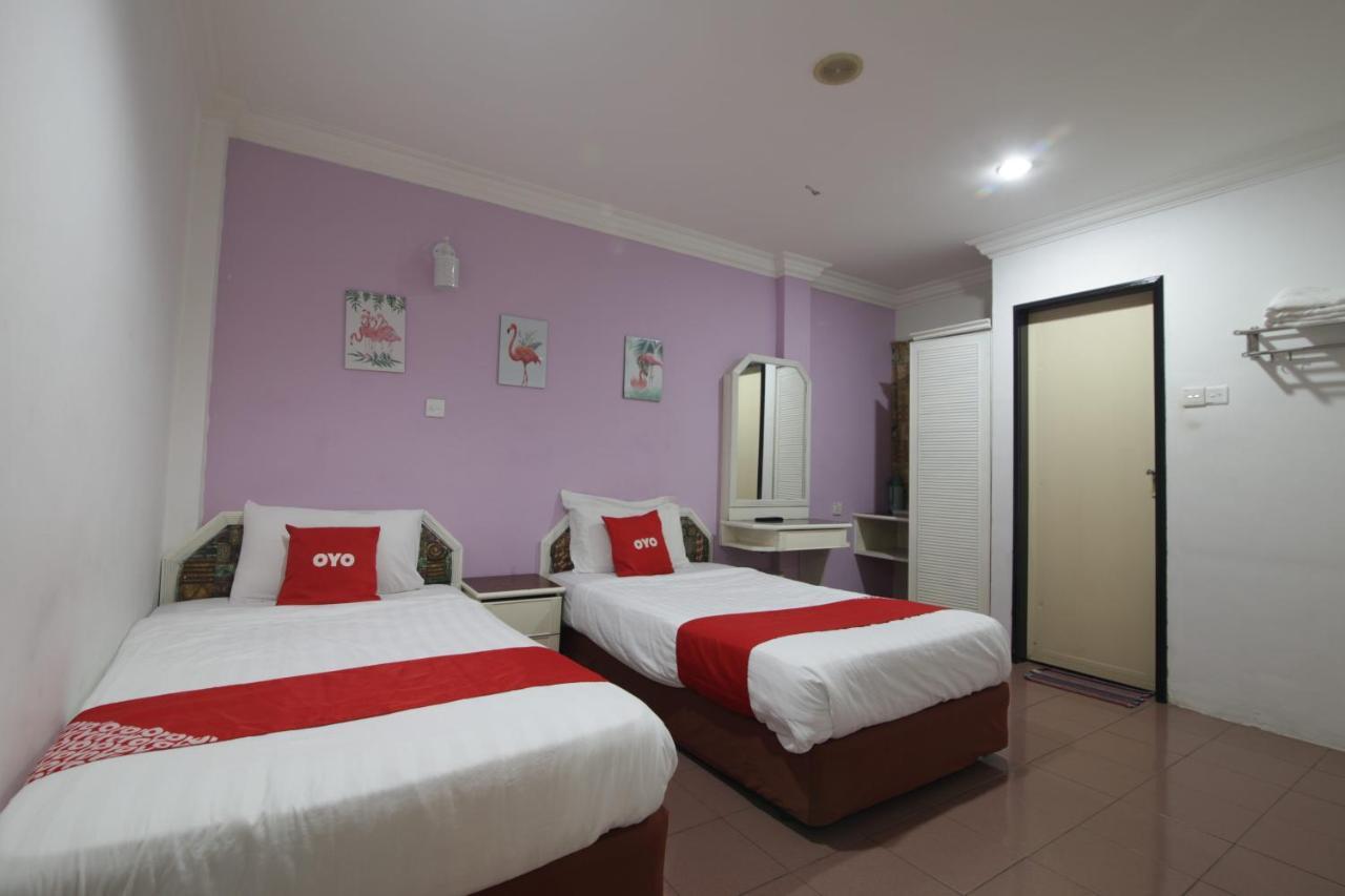 G City Hotel Телук Интан Екстериор снимка