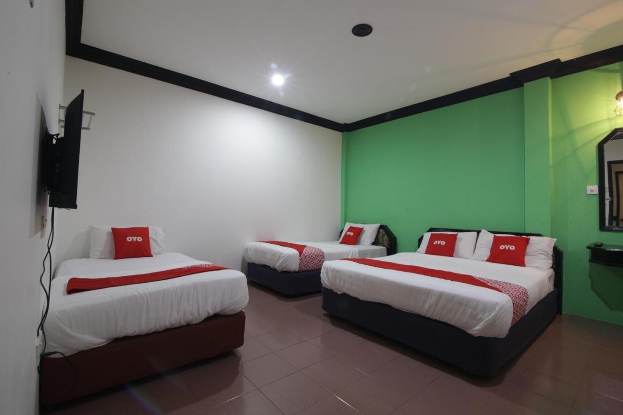 G City Hotel Телук Интан Екстериор снимка