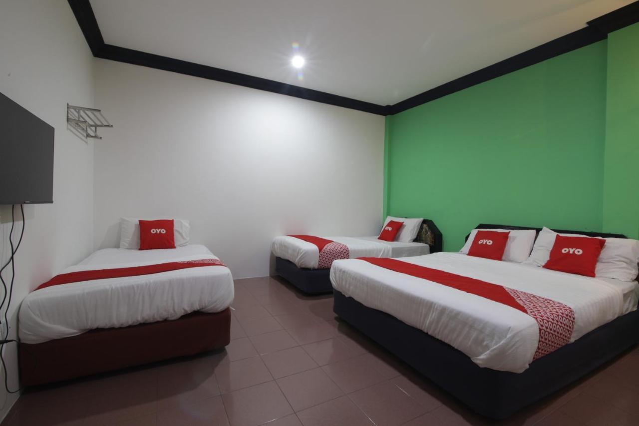 G City Hotel Телук Интан Екстериор снимка