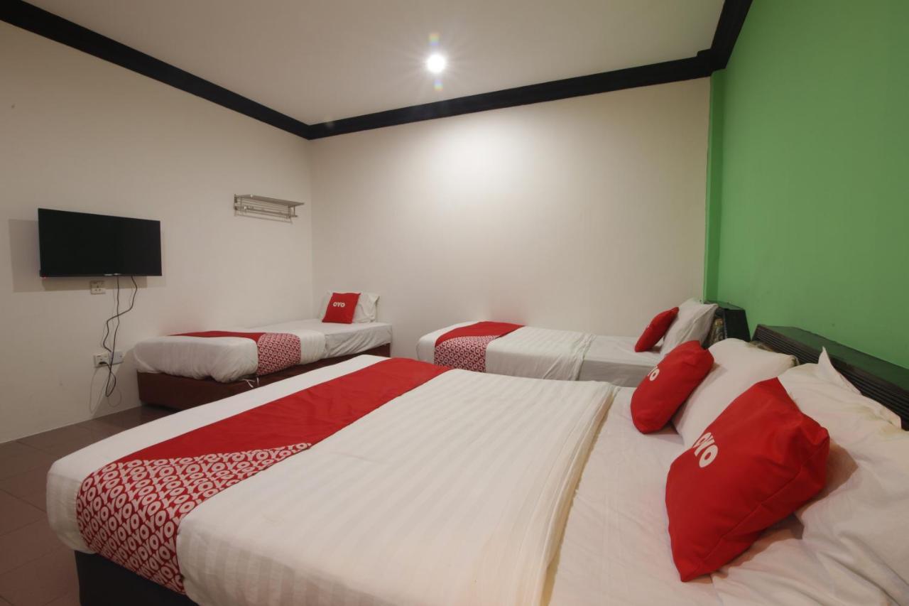 G City Hotel Телук Интан Екстериор снимка