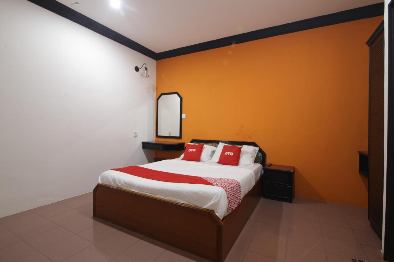 G City Hotel Телук Интан Екстериор снимка