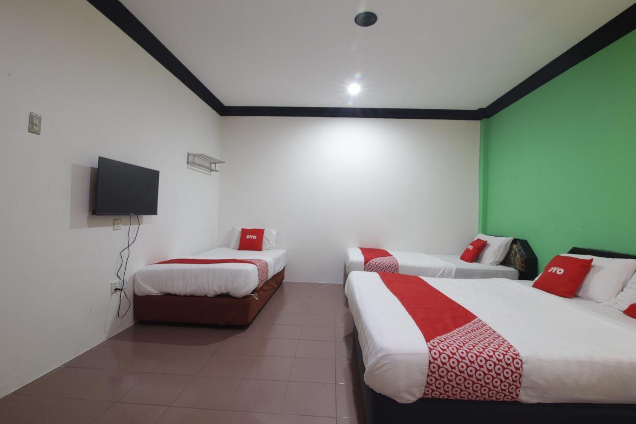 G City Hotel Телук Интан Екстериор снимка