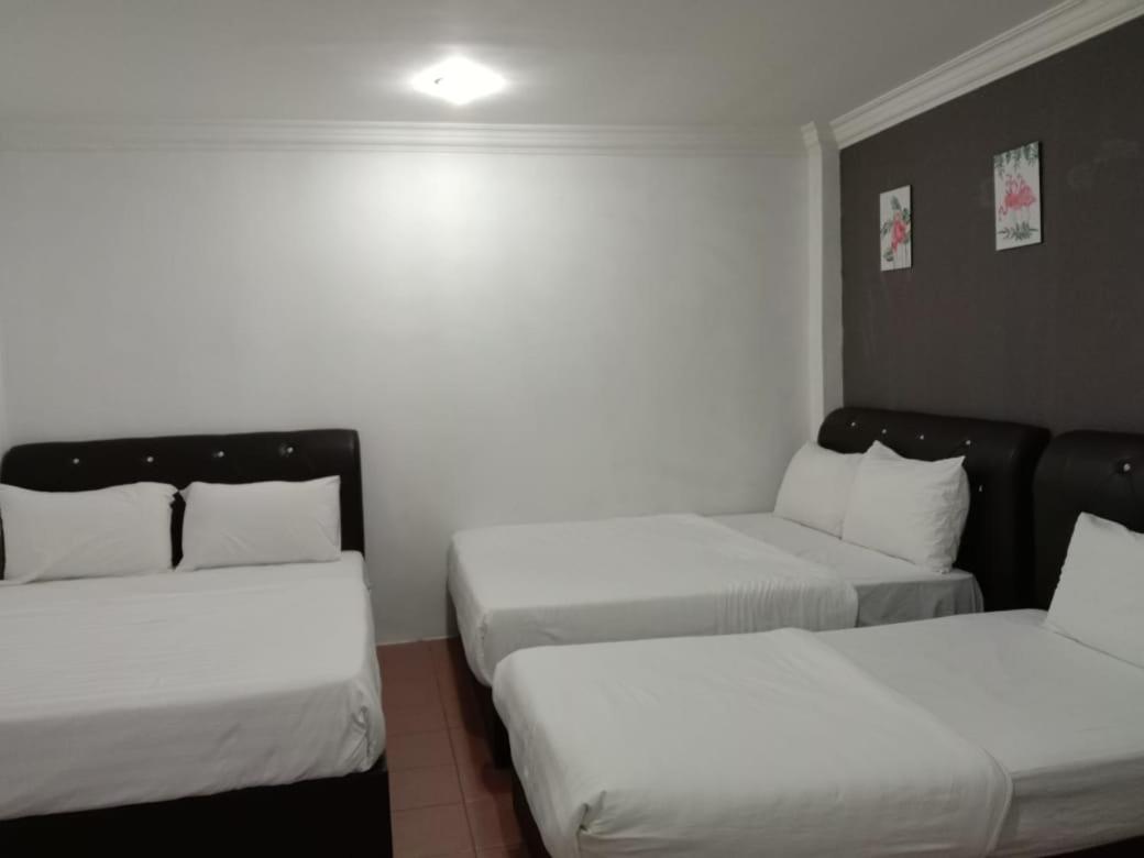 G City Hotel Телук Интан Екстериор снимка